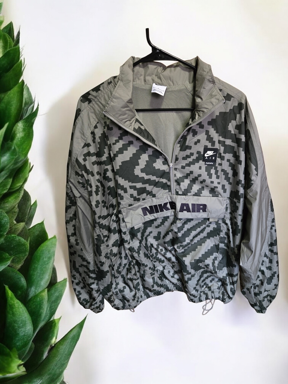 Nike Air Gray Pixel Camo Windbreaker Pullover - Picture 6 of 7